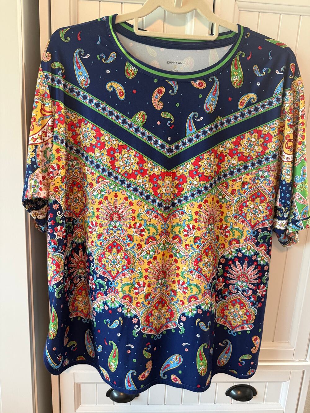 Johnny Was Active short sleeve cropped navy paisley floral top sz XL EUC